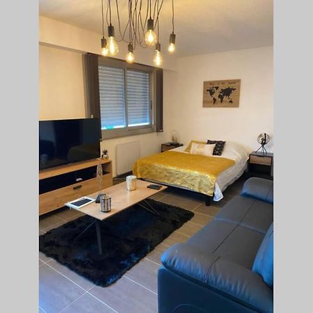 Le 12 Du Temple - Plein Coeur Centre Ville, Residence Privee, 5Mn Gare Sncf, Wifi Et Netflix Niort Exterior foto